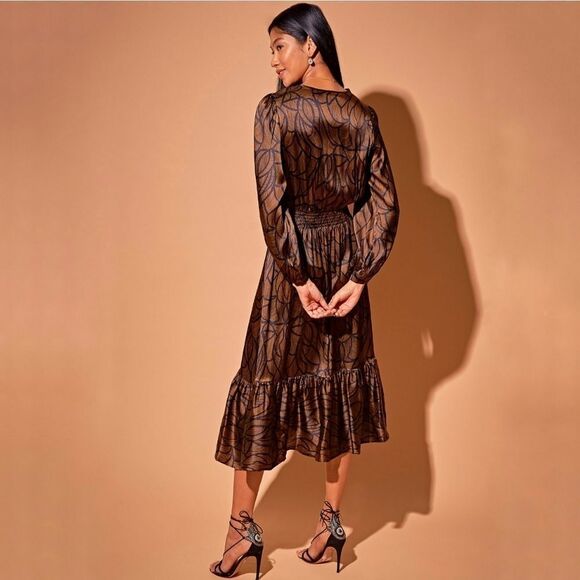 Tucker Juliette Dress Toffee Nouveau Lace in Silk Stretch Charmeuse Long Sleeves - Picture 3 of 3